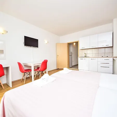 Mira-1 By Interhome Appartement Makarska